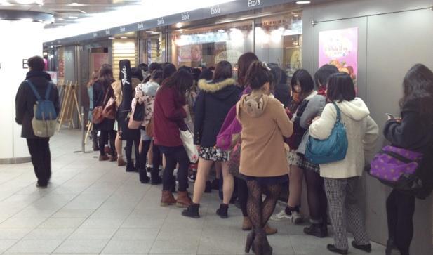 政府「女子トイレが混んでるときは男子トイレを使わせよ」