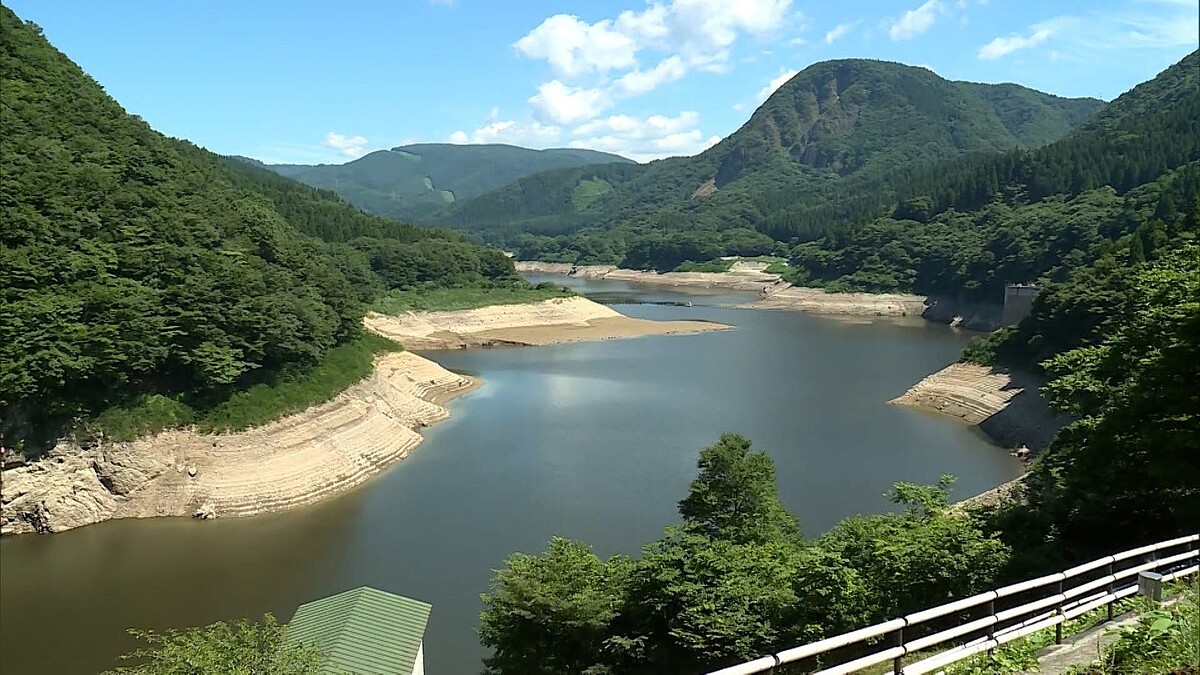 宮城・鳴子ダムの貯水率が0％…深刻な水不足に　最低水位以下の水を農業用水として緊急放流