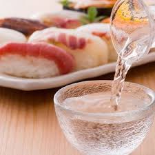 寿司を食いながら日本酒って嫌だ。米を食いながら米で出来た酒を飲むって何よ？
