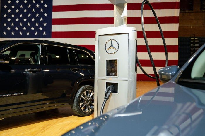 日本政府、日本の自動車メーカーが米国で生産した車を日本へ「逆輸入」するよう各社に要請