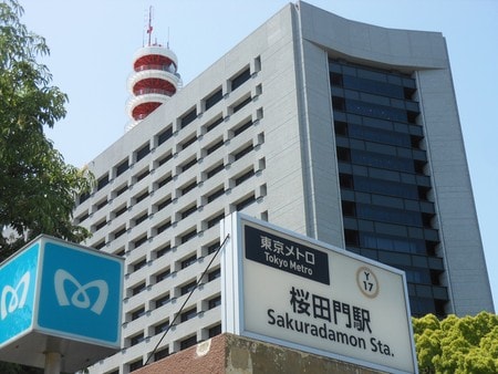 東京警視庁、会社役員への強要容疑で、神奈川県警巡査長と指定暴力団住吉会系組員ら４人を逮捕