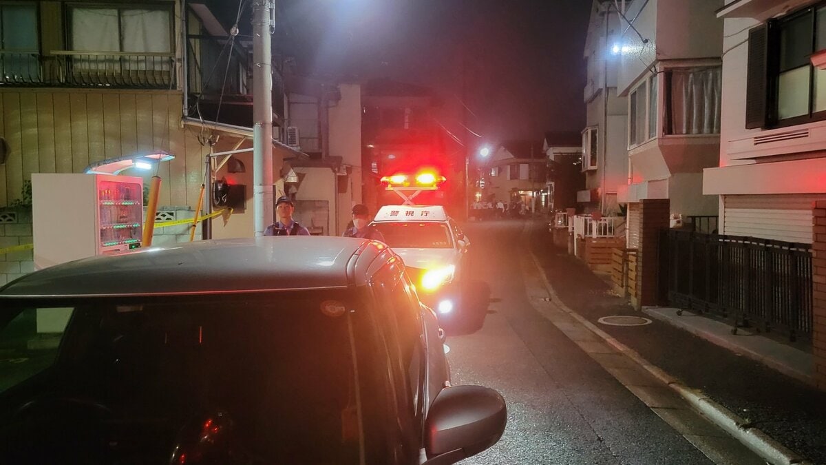 江戸川区の住宅で女性2人がハンマー様のもので頭殴られる　容疑者は細身で黒系のTシャツ姿で逃走か