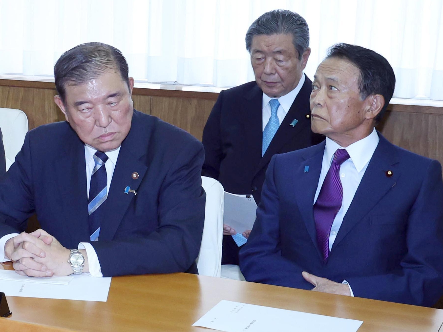 自民党内から石破退陣論　麻生氏は周囲に「続投は認めない」