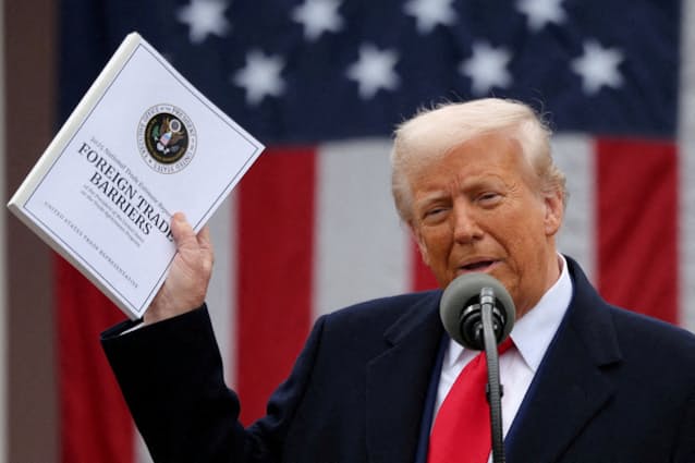 米政府「日本を四半期ごとに精査する。トランプ大統領が不満に思えば関税25%に戻す」