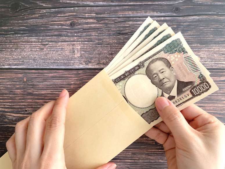 議員定数を4減らす代わりに月額報酬10万円アップ…市民から異論続出、配布データにも誤り