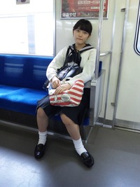 電車内で女子（１５）に性的暴行を加えた地方公務員の男逮捕【至高の１８分】