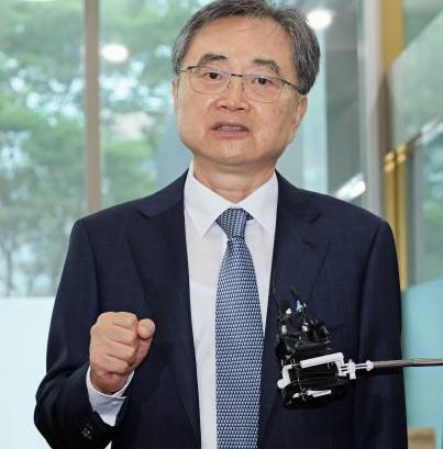 韓国の新外相、対日発展を強調　「歴史問題は忍耐必要」