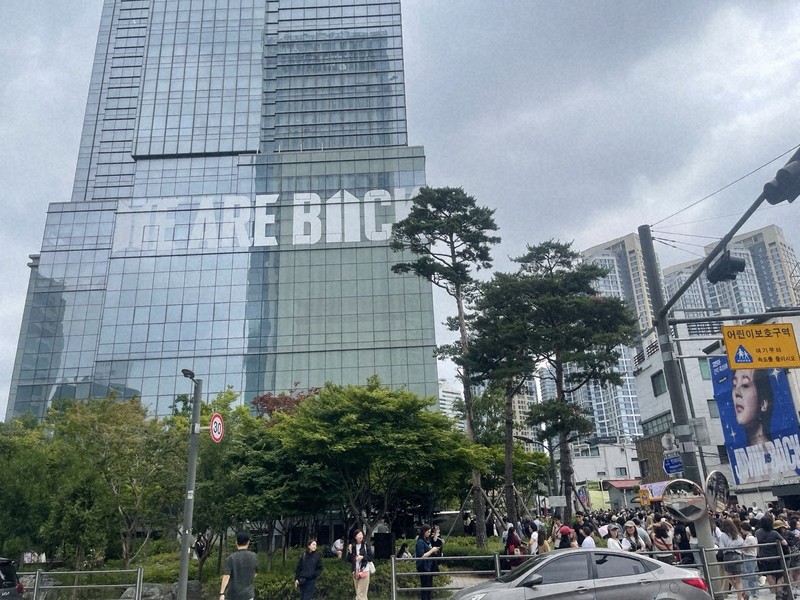 韓国警察、BTS擁する大手芸能事務所「HYBE」本社を家宅捜索