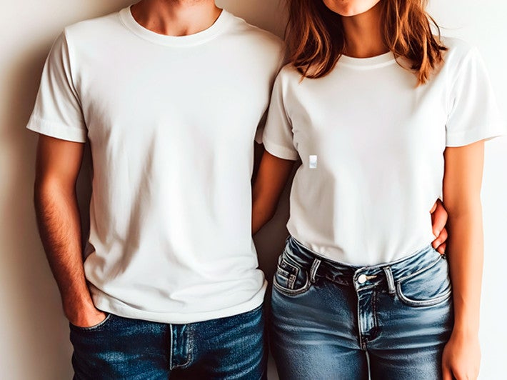 Ｔシャツの下にインナー着る？男性の「乳首透け」に女性の本音は
