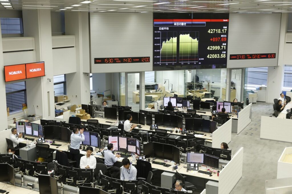 【日経平均株価史上最高値更新】野村証券の西哲宏執行役員 「2025年末までに４万5000円くらいをみている」、大和証券グループ本社の荻野明彦社長 「年度末に４万5000円くらいまでいくのではないか」