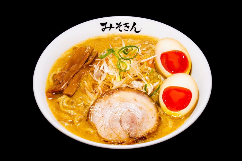 HIKAKIN、「みそきん」の実店舗を東京駅構内にオープン 「一切妥協なく仕上げた一杯」看板メニューは「味玉みそきん」で1380円