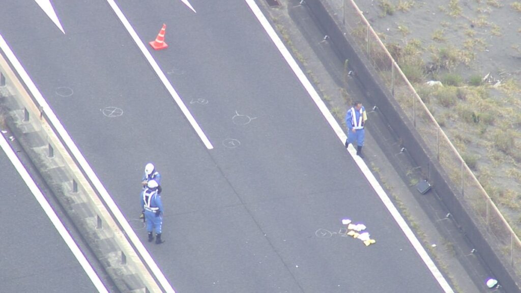 【神奈川】「高速道路を子どもが歩いている」11歳男児　自動車専用道路・西湘バイパスで乗用車にひかれ顔と足の骨を折るけが　小田原市