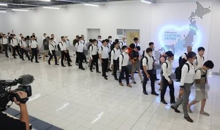 【画像】カンボジアから日本代表２９人（犯罪者）、凱旋帰国www