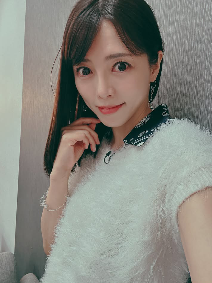 【芸能】釈由美子の頭にドローンが墜落　プロペラに髪の毛が巻き込まれチリチリの惨劇　15cm断髪