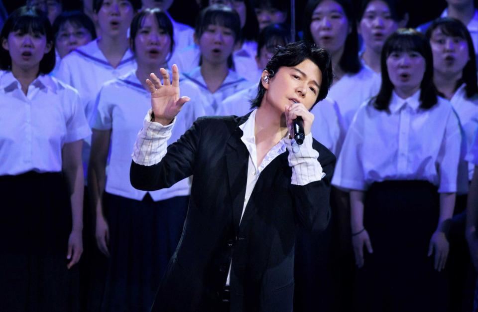 【音楽】福山雅治　故郷・長崎でクスノキ唱　８０年目の８・９　被爆地に立ち続ける姿に込めたメッセージ