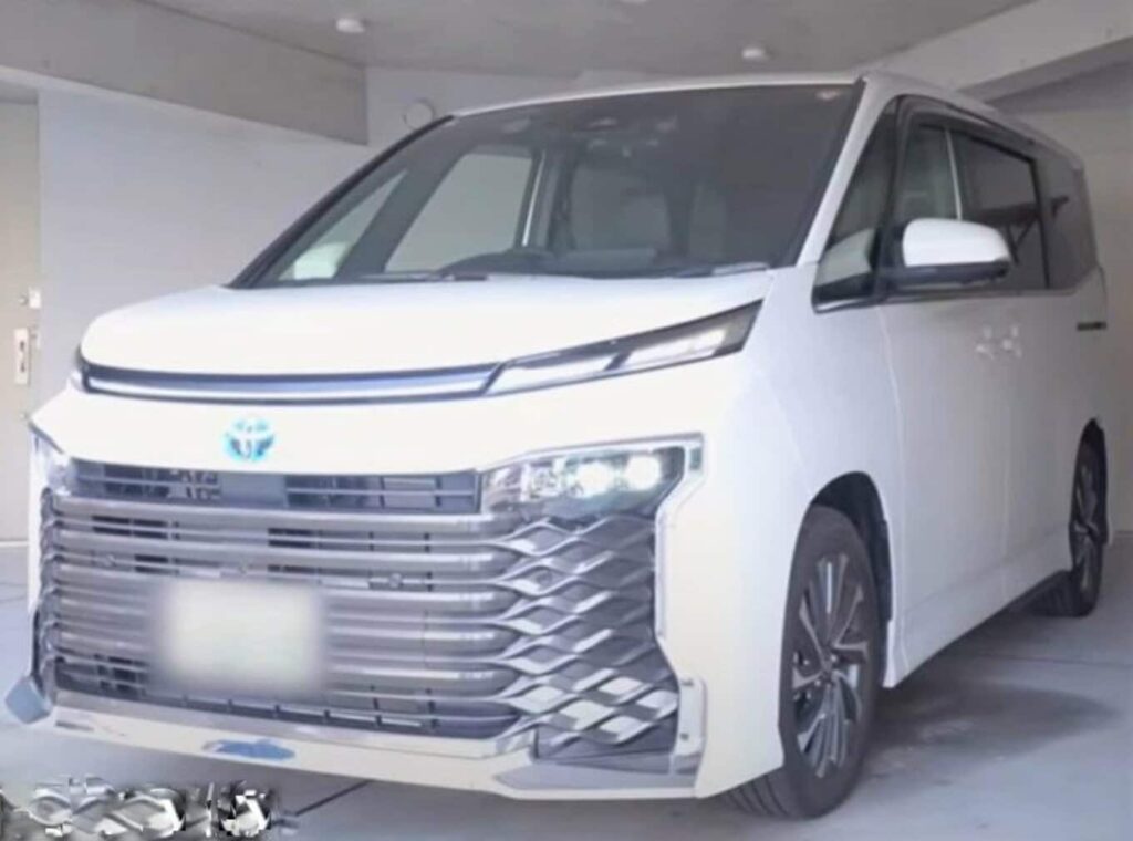千原ジュニア「トヨタ　ヴォクシー」を購入、最新車の装備の数々に感嘆「すごいね、これ。マジで今の車すごい」