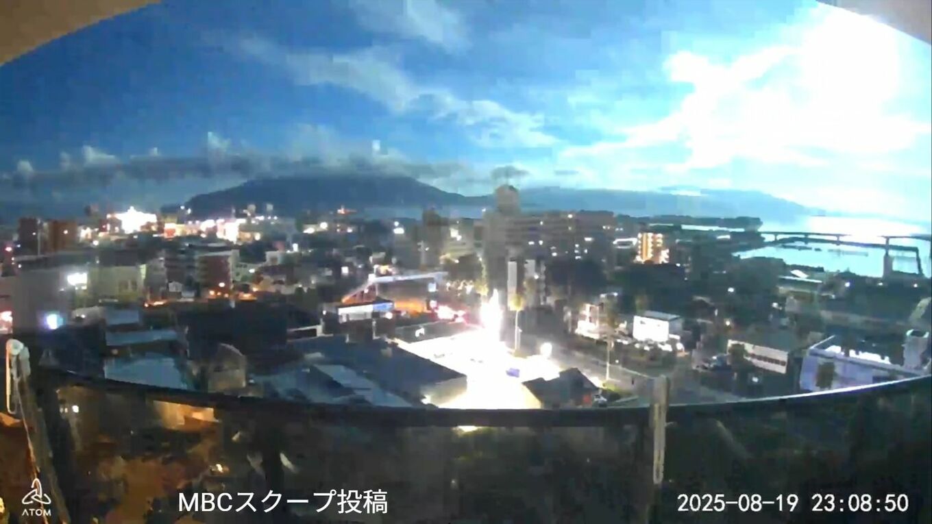 隕石落下か？大火球か？「夜なのに明るく」九州や西日本各地で目撃あいつぐ
