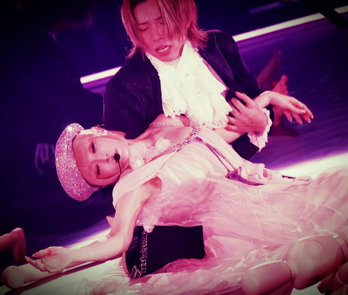 浜崎あゆみ、「心がバキッと折れた音がした。その瞬間、脳が一切を遮断した」インスタ投稿にファン心配「あゆちゃん大丈夫？」