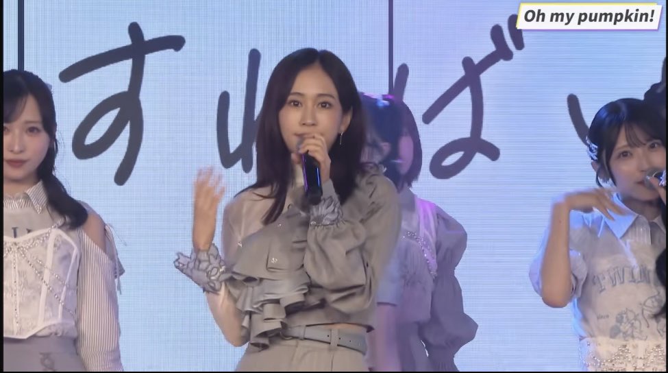 【芸能】前田敦子　9年ぶりAKB劇場でパフォーマンス！　パンツルックで笑顔　新劇場にも「凄い凄～い」　20周年記念シングルに参加