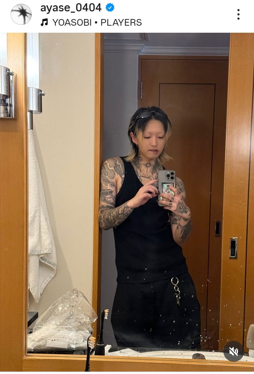 YOASOBI・Ayaseの衝撃タトゥーに「ふつうに怖い」「NHK出れない」の声、激減する地上波と貫く“我が道”
