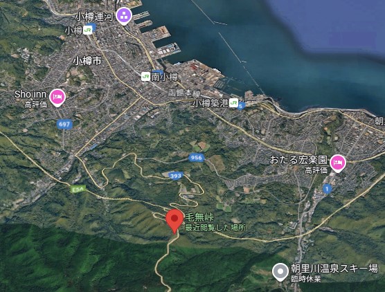 無毛峠でバイク転倒　女性けが