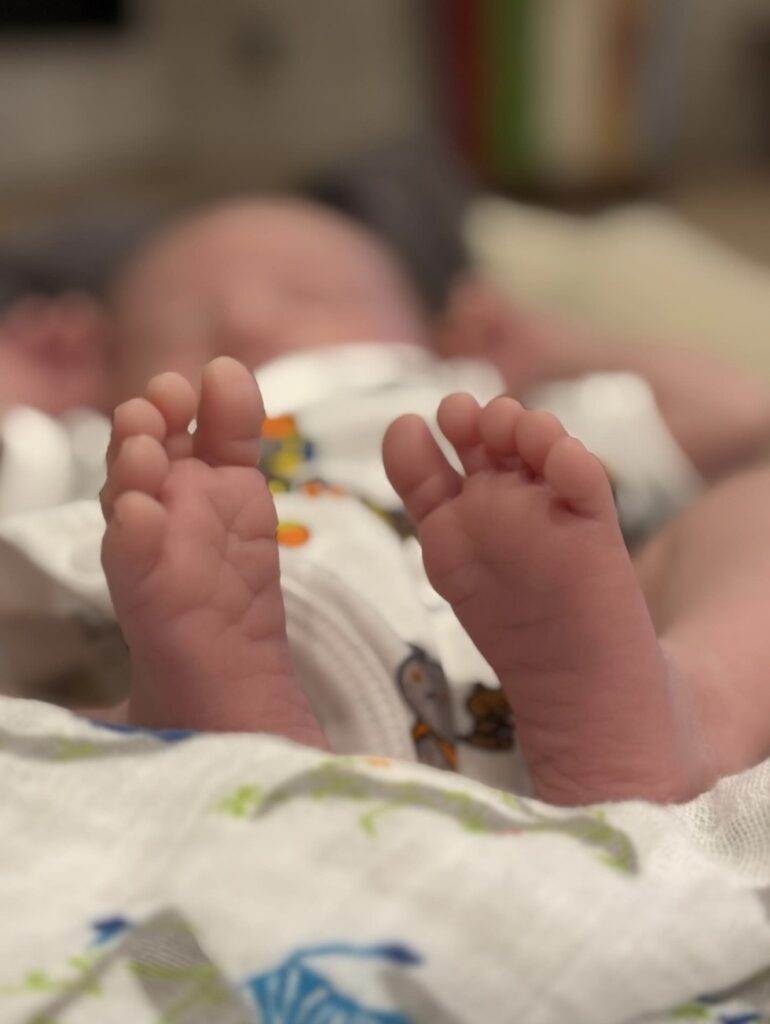 千原ジュニア、第3子誕生を報告　突然の発表にネット仰天「まさか3児のパパになるとは！」