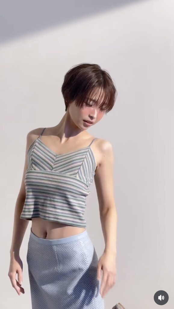 渡邊渚、美腹まぶしい“へそ出しショット”で近況報告「少しゆったり過ごしてます」