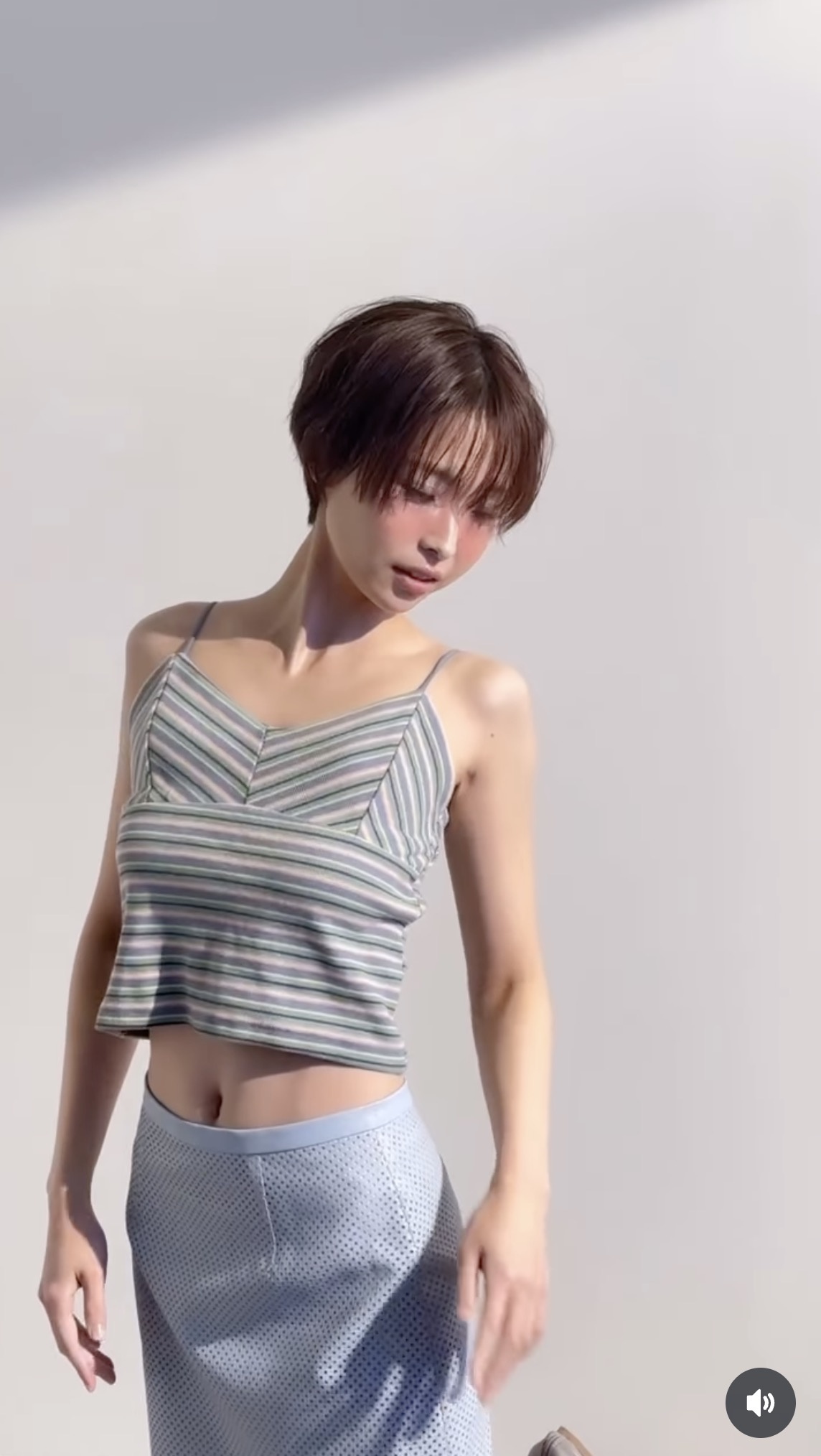 渡邊渚、美腹まぶしい“へそ出しショット”で近況報告「少しゆったり過ごしてます」