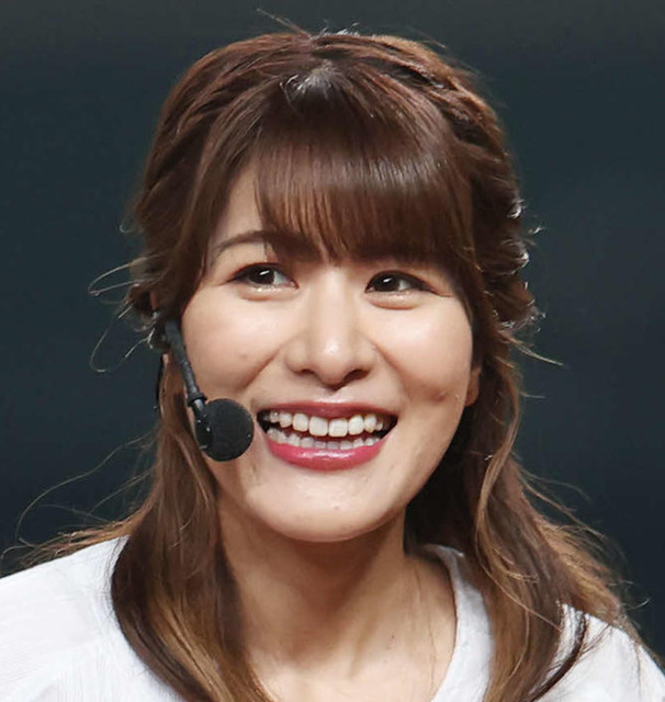 「このご時世にど直球の差別すごい」アイドルが“つり目ポーズ”広告めぐり私見