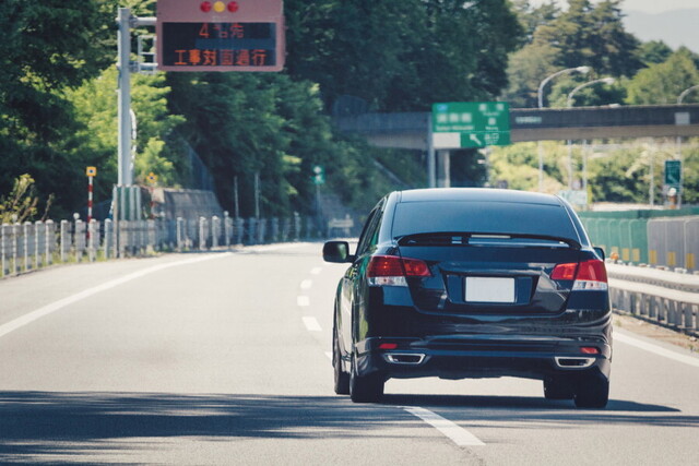 「ウインカーを出さない」運転の“理由”は何なのか　「ローカルルール化」してしまった県もある？