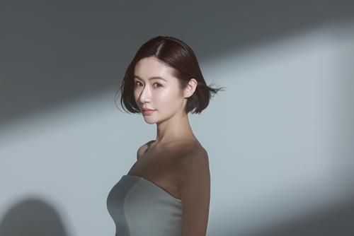 「子連れ飛行機」宮崎麗果さん、批判に対して「どういうこと？笑」「子供が飛行機に乗ってはいけない法律やルールなんてない」