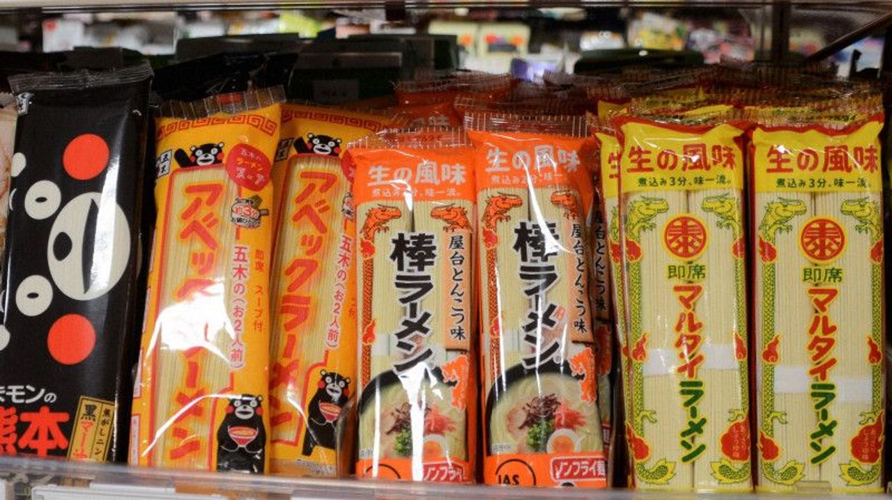 「棒ラーメン」販売↑ 安さウケる