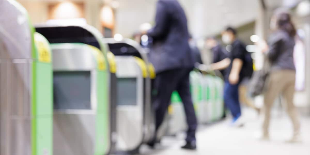 【SNS】「痴漢や迷惑行為の乗客を電車出禁にしてほしい」要望の声、鉄道会社が踏み切れない「理由」
