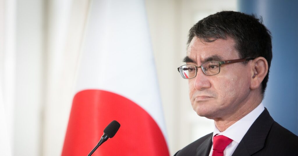 【コロナ禍】はじめしゃちょーが河野太郎氏との対談動画を「削除」…デマを流布した「ワクチン担当大臣」は「責任逃れ」に走る