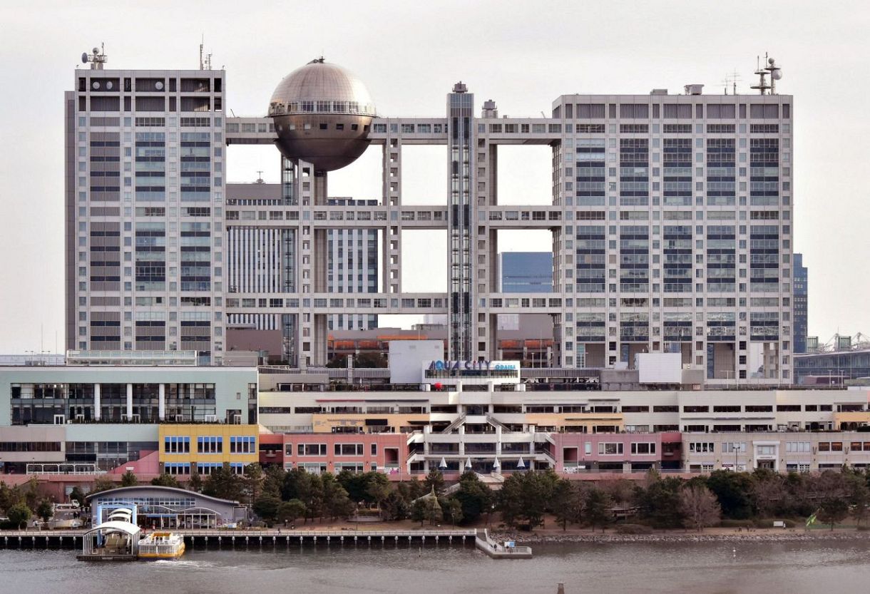 【フジテレビ】食べ物をこぼし吐き出す…　生放送に賛否「昼にやるゲームじゃない」「汚い」「今年いちばん笑った」