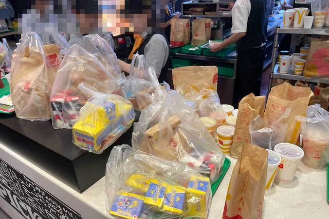 【ポケモン】「小学生泣いてた」外国人がハッピーセット買い占め…マクドナルド“杜撰対応”に現役クルーも苦言