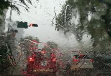【中国メディア】九州で豪雨により足止めの中国人観光客「JRパス買って損した」