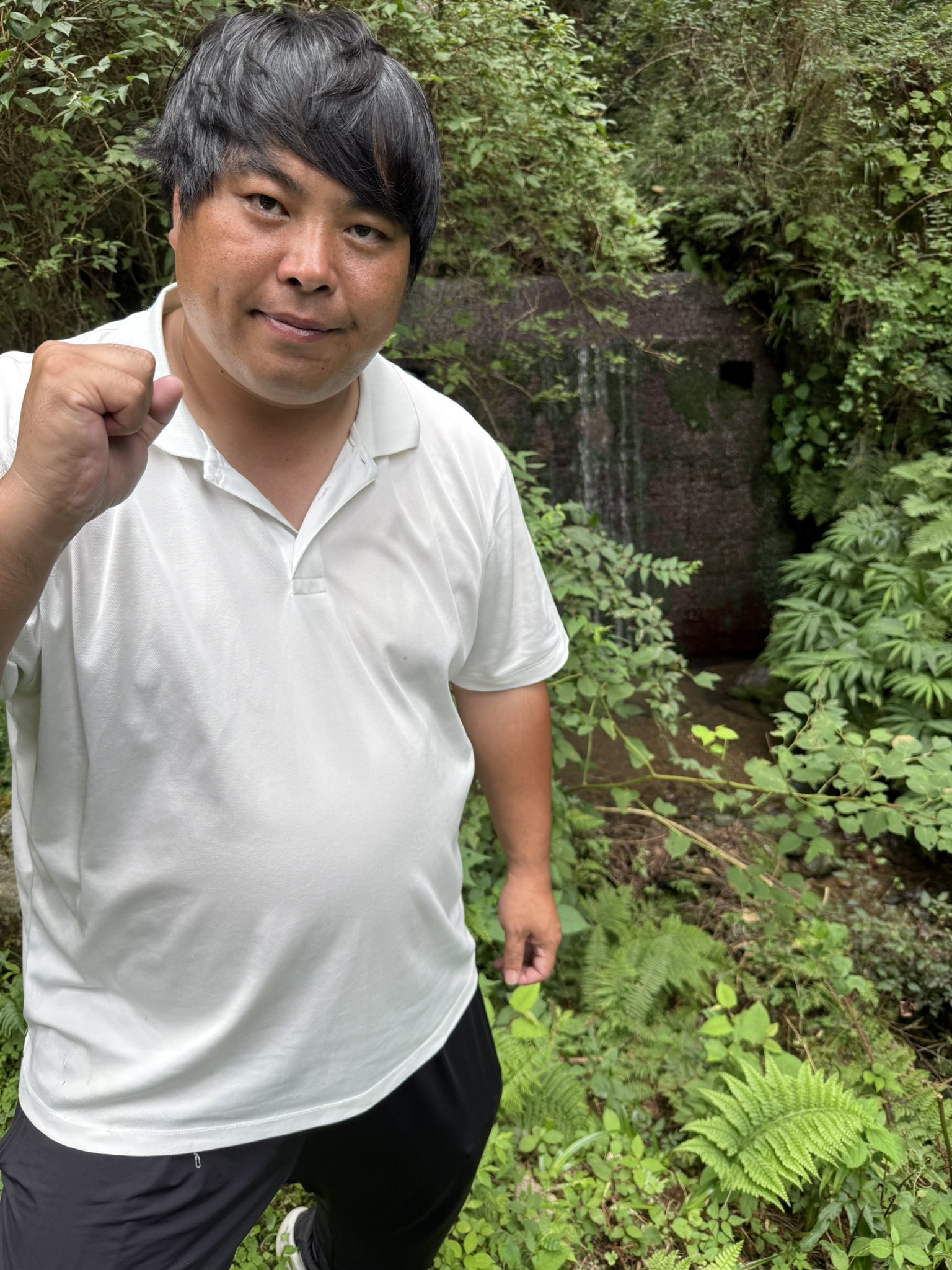 【中国人から水源地を守らねば】へずまりゅう『奈良は規制がザルなので条例を作ります。本日は土地の専門家と黒滝村に行き村議会の方と勉強をしてきました』