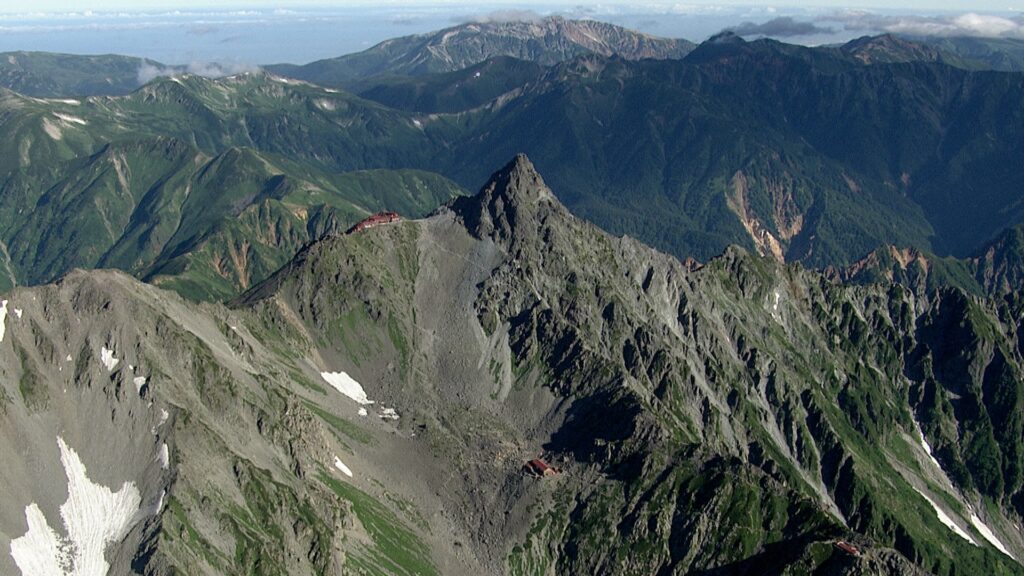 【北アルプス】ドイツ人大学生2人を含む6人が遭難…雪渓で転倒や体調不良など