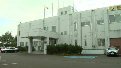【北海道】お盆休み初日…事故で家族とみられる4人が搬送され2人が重体〈北海道で観光中か〉トラックと出会い頭に衝突