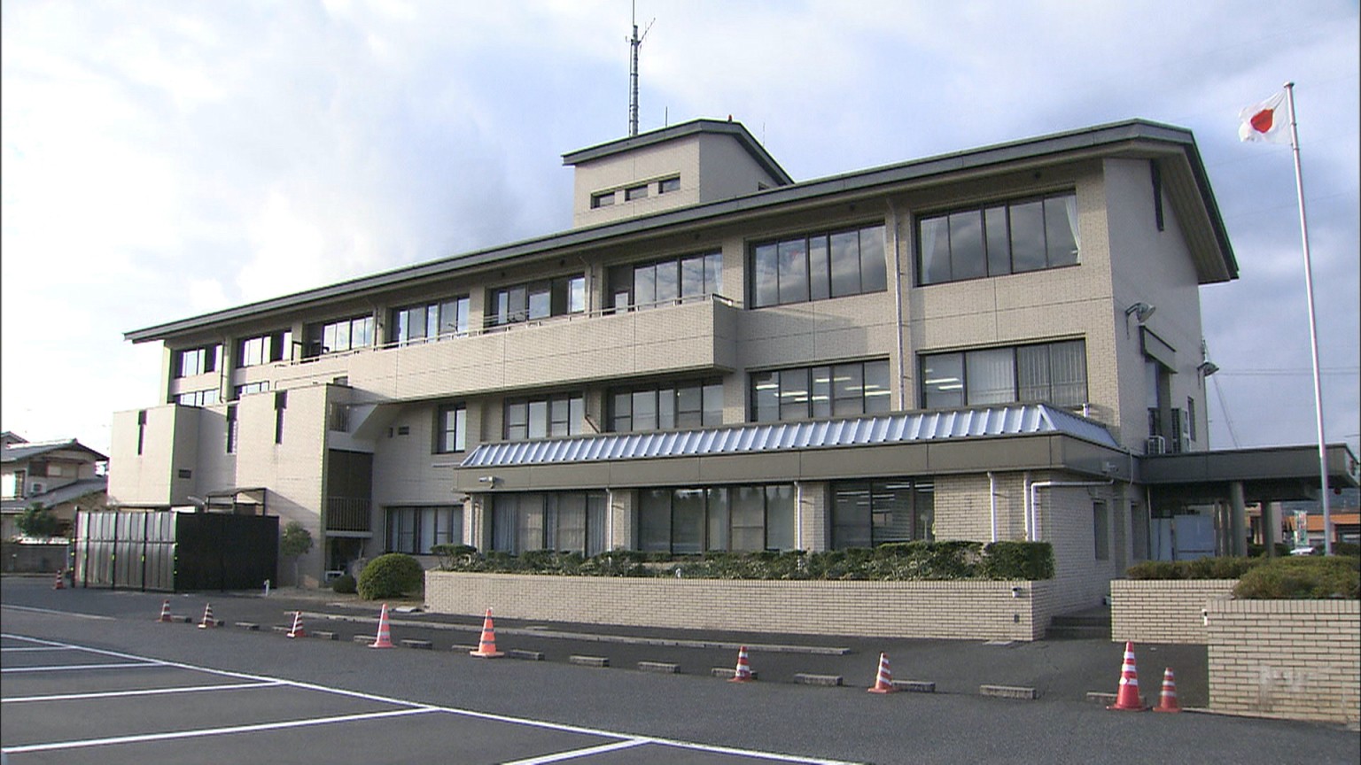 【岡山・総社市】プールで女児にわいせつな行為をした疑い　3日張り込みの警察官が男（52）を現行犯逮捕　男は「当たっただけ」と否認