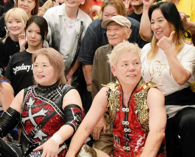 【志生野温夫さん】  伝説の９２歳アナウンサー、後楽園ホール登場にどよめき！全女黄金期を実況