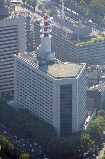 【東京】JR日暮里駅近くで100万円入りバッグ強奪、男性大けが　外国人か　男2人組逃走中