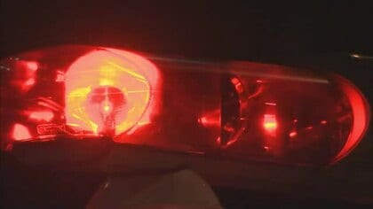 【沖縄】沖縄警察署に車突っ込む 運転していた20代の男を現行犯逮捕 けが人なし