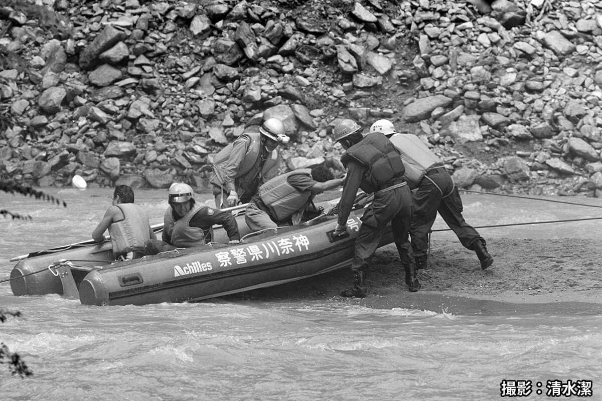 【特集】 命綱を付けた隊員が濁流に…13人が命を落とした99年「玄倉川水難事故」　警察・管理事務所・地元消防団はどう動いたのか