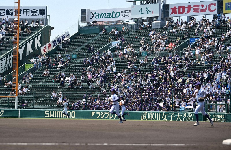 【甲子園】「前売り券完売」なのになぜ空席？　背景に特殊事情　関東一高は1800枚購入して来場したのは3分の2