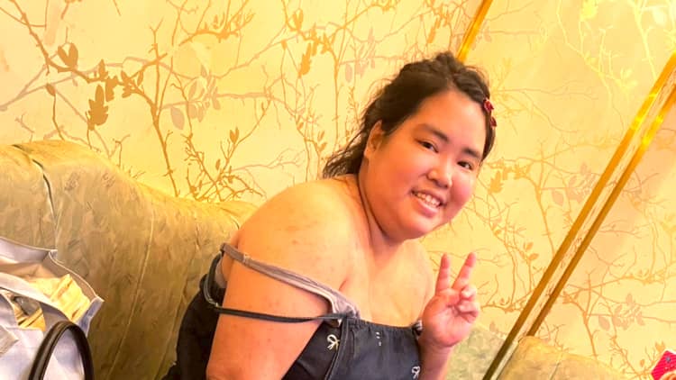【社会】生活保護費でホスト通いして炎上！　ホームレスまなみの数奇な人生「役所はOＫ出してくれましたよ？」