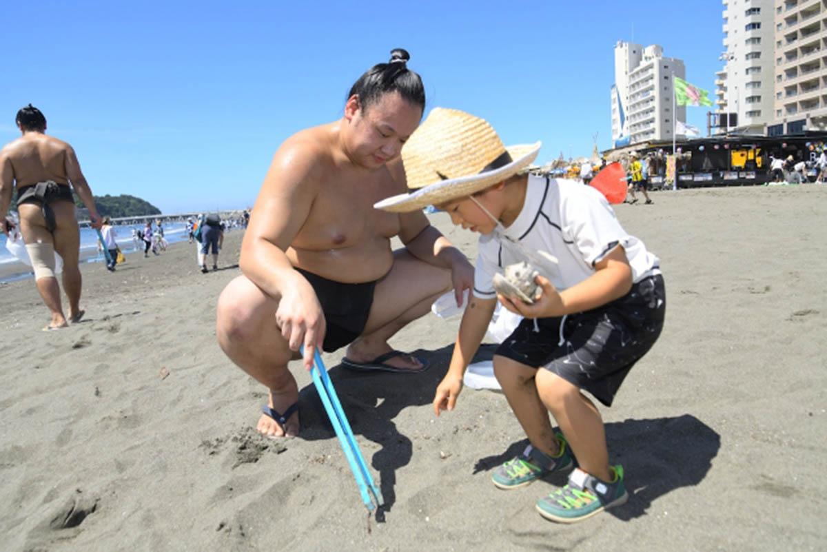 【神奈川・藤沢市】大相撲の現役力士とビーチでごみ拾い「どすこいビーチクリーン」　参加者募集