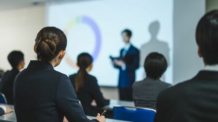 【経済】「日本の生産性が低いのは、労働者のせいなのか」業績は右肩上がりでも生産性が低い原因