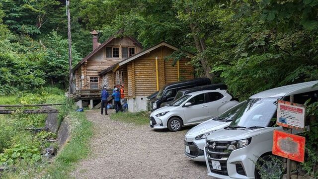 【続報】オホーツクの羅臼岳　クマに襲われたのは20代男性　脇道に引きずられたか　警察など救助へ向かう